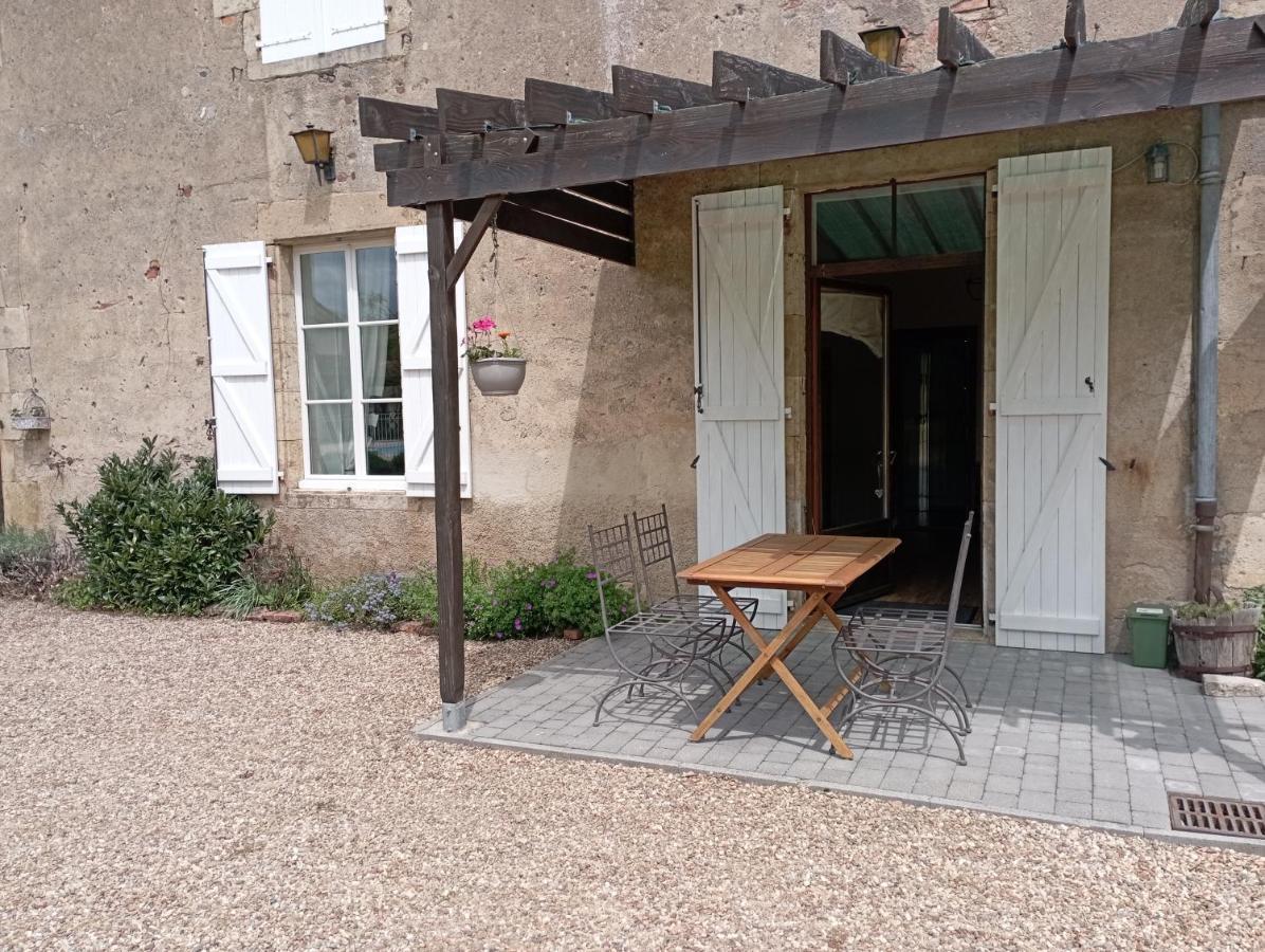 Château Latour Fours (Nievre) Exterior foto